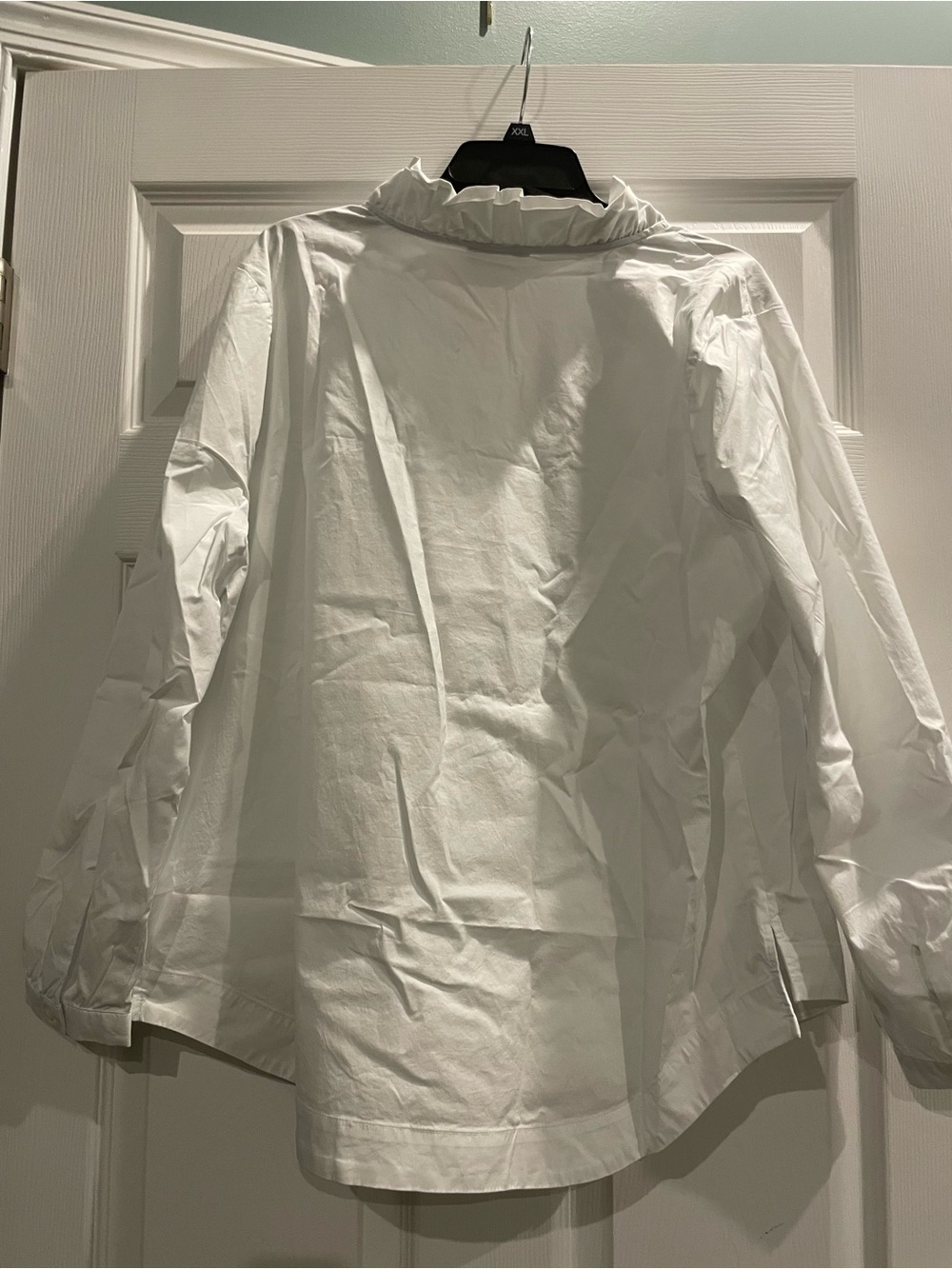 Vineyard Vines White Ruffle Neck
Popover Woven Top Size XL - Picture 5 of 5